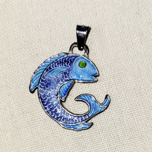 Fish Pendant, Silver with Blue Enamel Inlay, Unusual Design, New - Picture 4 of 5
